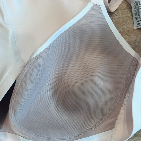 Nike Sports Bra - Picture 2 of 3